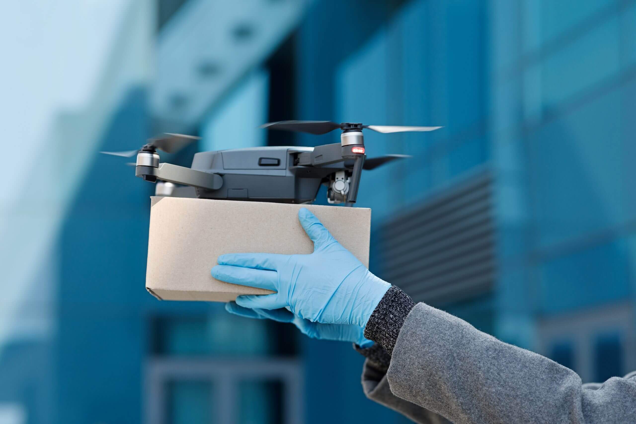 Livraison-Par-Drones-Techpaf-Retail-scaled-1