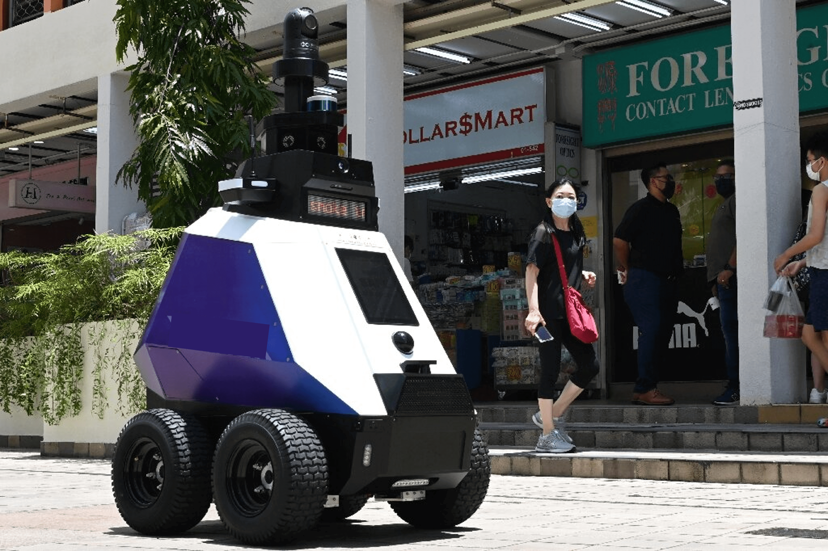Robot-Robots-TechPaf-Surveillance-min