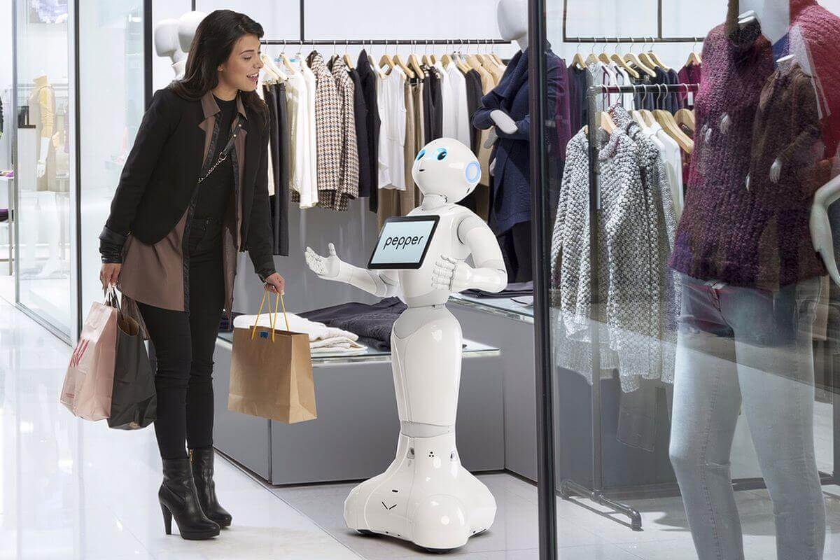 pepper-robot-retail-magasins-boutiques-point-de-vente-robotique-robotics-robots-bots-accueil